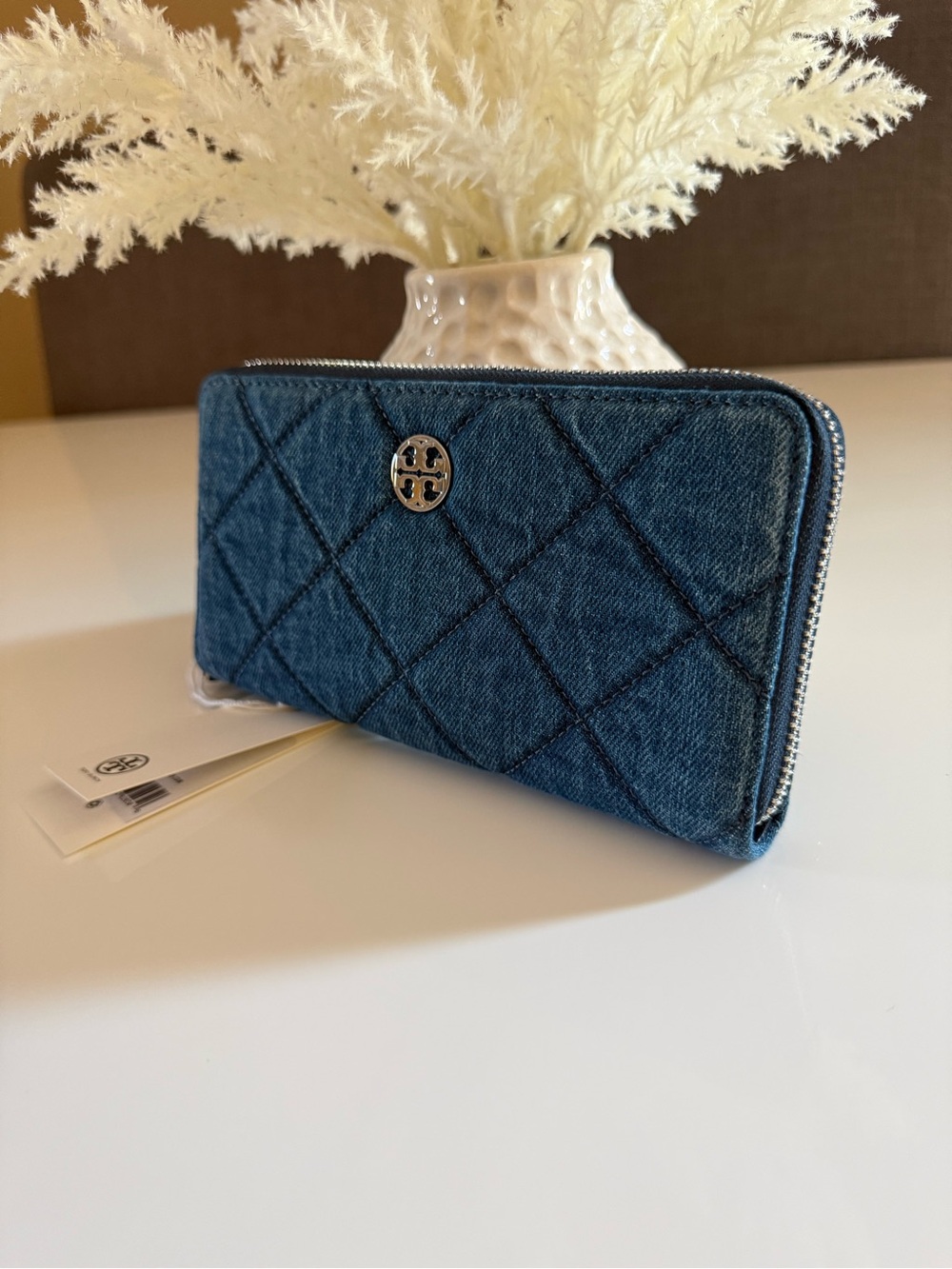 NWT , authentic tory burch denim jeans blue wallet $260 - Picture 4 of 10